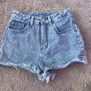 These shorts are from shein they are a size XS, I have only worn them 1 time.